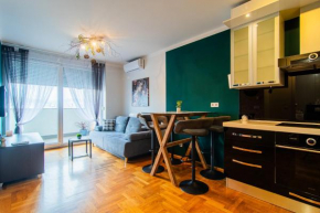 Flexible SelfCheckIns 114 - Zagreb - Bedroom - Loggia